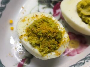 Uova farcite con polvere di bottarga
