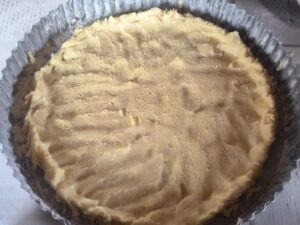stendere la frolla nella teglia
