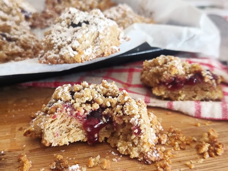 Biscotti sbriciolati con frolla ai semi di sesamo
