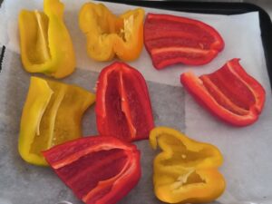 Peperoni lavati e tagliati