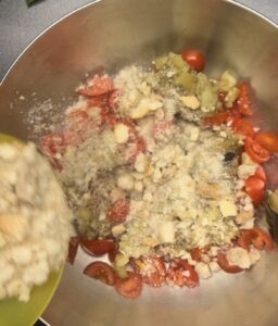 Polpa di melanzane in una ciotola