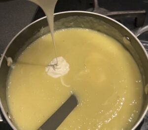 Frulla per ottenere un cremo e aggiungi la besciamella