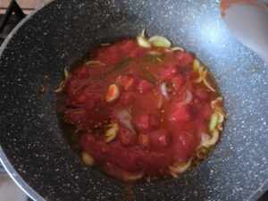 Aggiungi il pomodoro